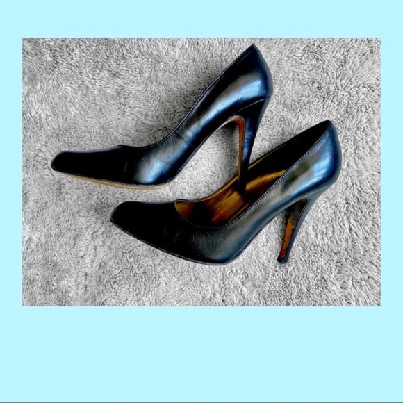 Aldo Genuine Leather Black Stilettos- Size 38euro (fits best as 7.5US) - Picture 6 of 15